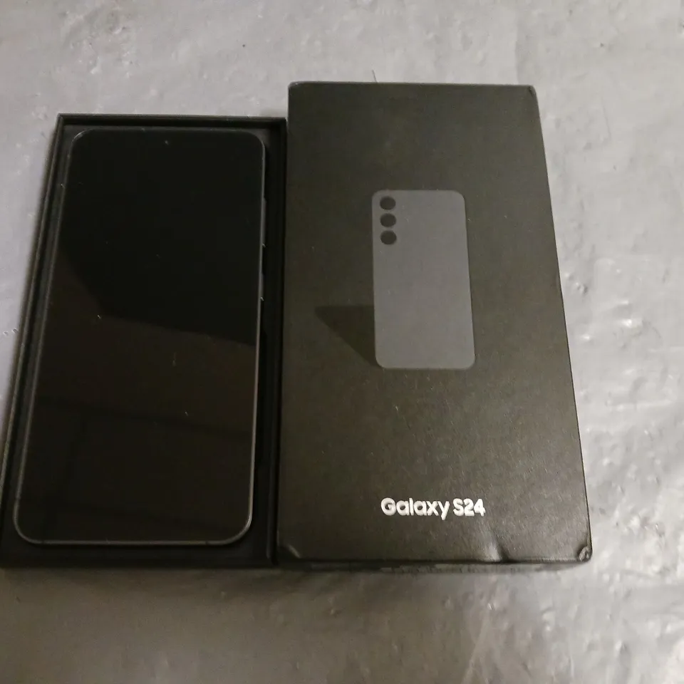 BOXED SAMSUNG GALAXY S24 8GB 128GB IN ONYX BLACK - SM-S921B/DS