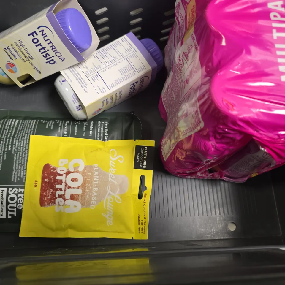 APPROXIMATELY 10 ASSORTED FOOD & DRINK ITEMS TO INCLUDE - NUTRICIA FORTSIP , PACT COFFEE , FANTA ETC