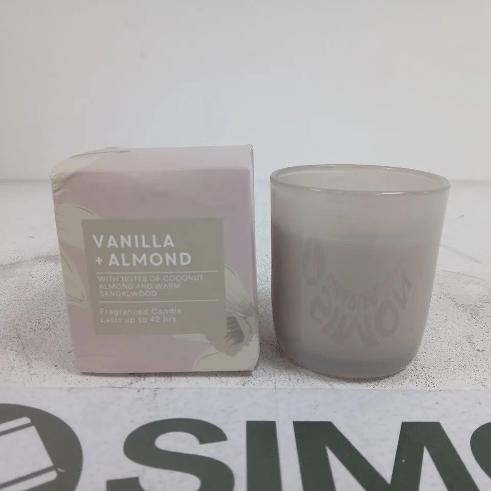 VANILLA + ALMOND FRAGRANCED CANDLE IN FROSTED GLASS JAR – BOXED
