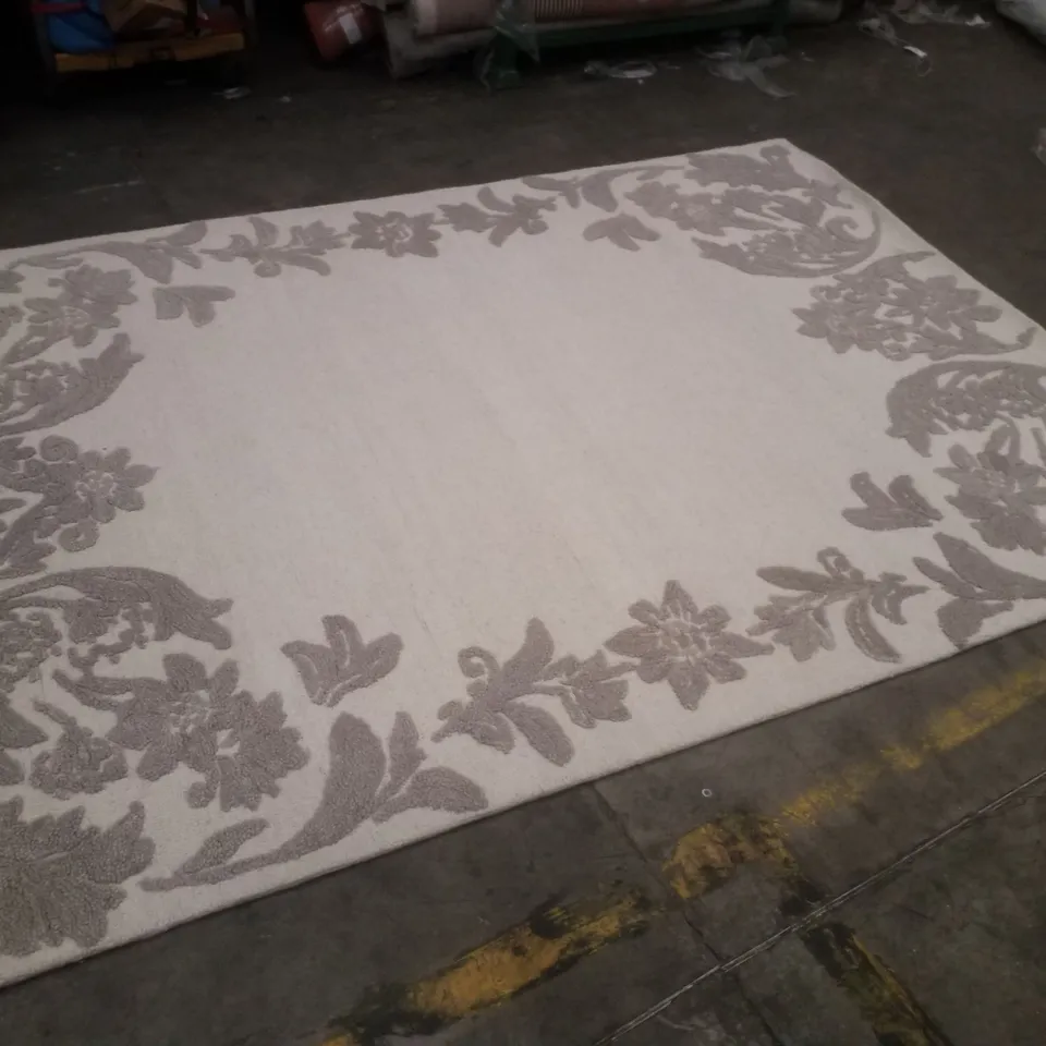 QUALITY DESIGNER AREA RUG APPROXIMATELY 200×290CM