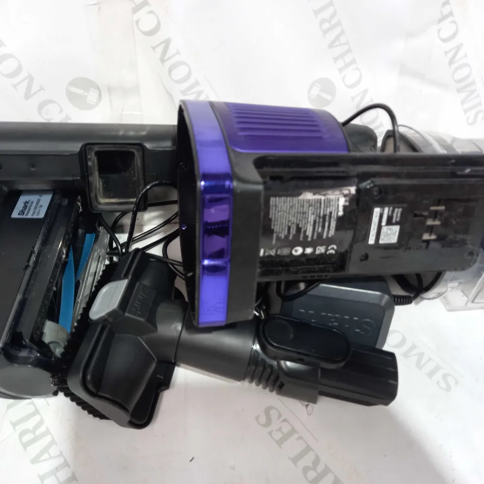 SHARK CORDLESS STICK VACUUM IZ390UKTQ