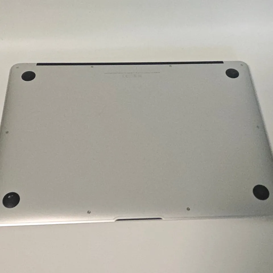 UNBOXED APPLE MACBOOK AIR I-7 8GB/256GB IN SILVER - A1466