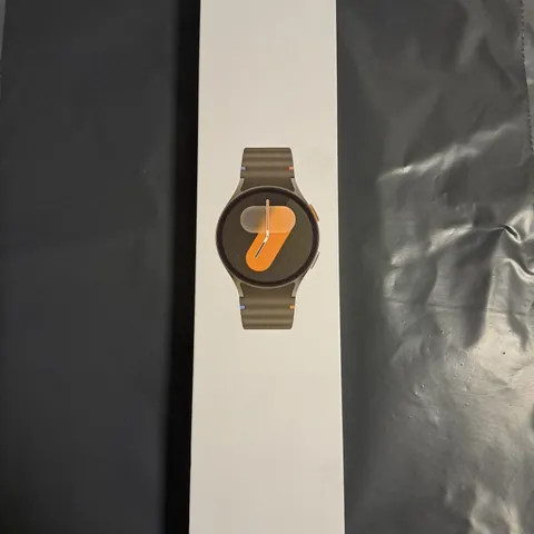 SEALED SAMSUNG GALAXY WATCH7 IN GREEN - SM-L300