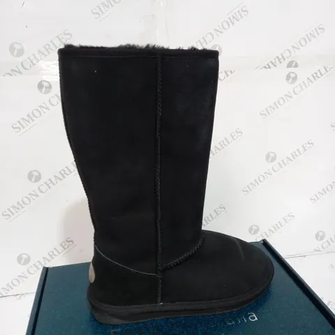 EMU AUSTRALIA "STINGER HI" WATER RESISTANT BOOTS - UK SIZE 6, BLACK