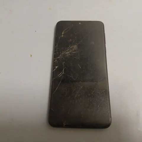 MOTOROLA ONE MACRO