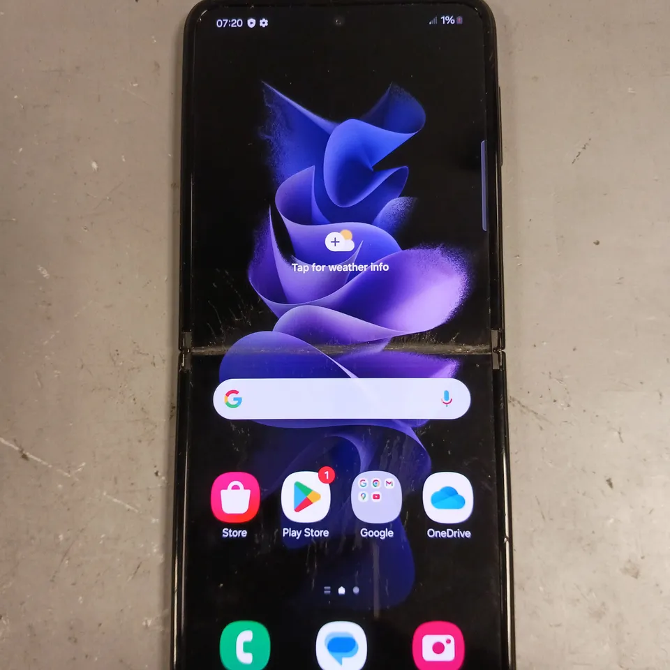 SAMSUNG GALAXY Z FLIP3 SMARTPHONE 