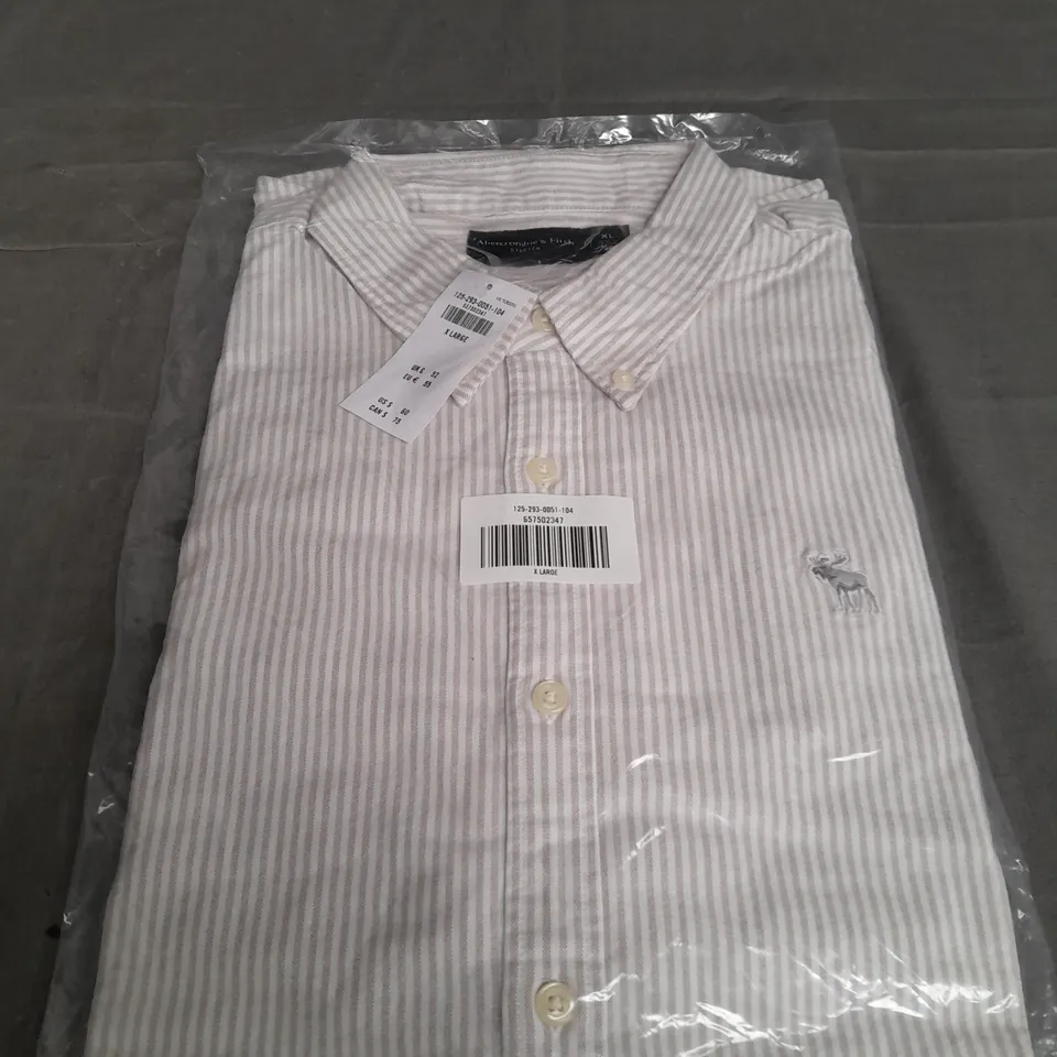 SEALED ABERCROMBIE & FITCH STRECH SHIRT IN WHITE & TAN - XL