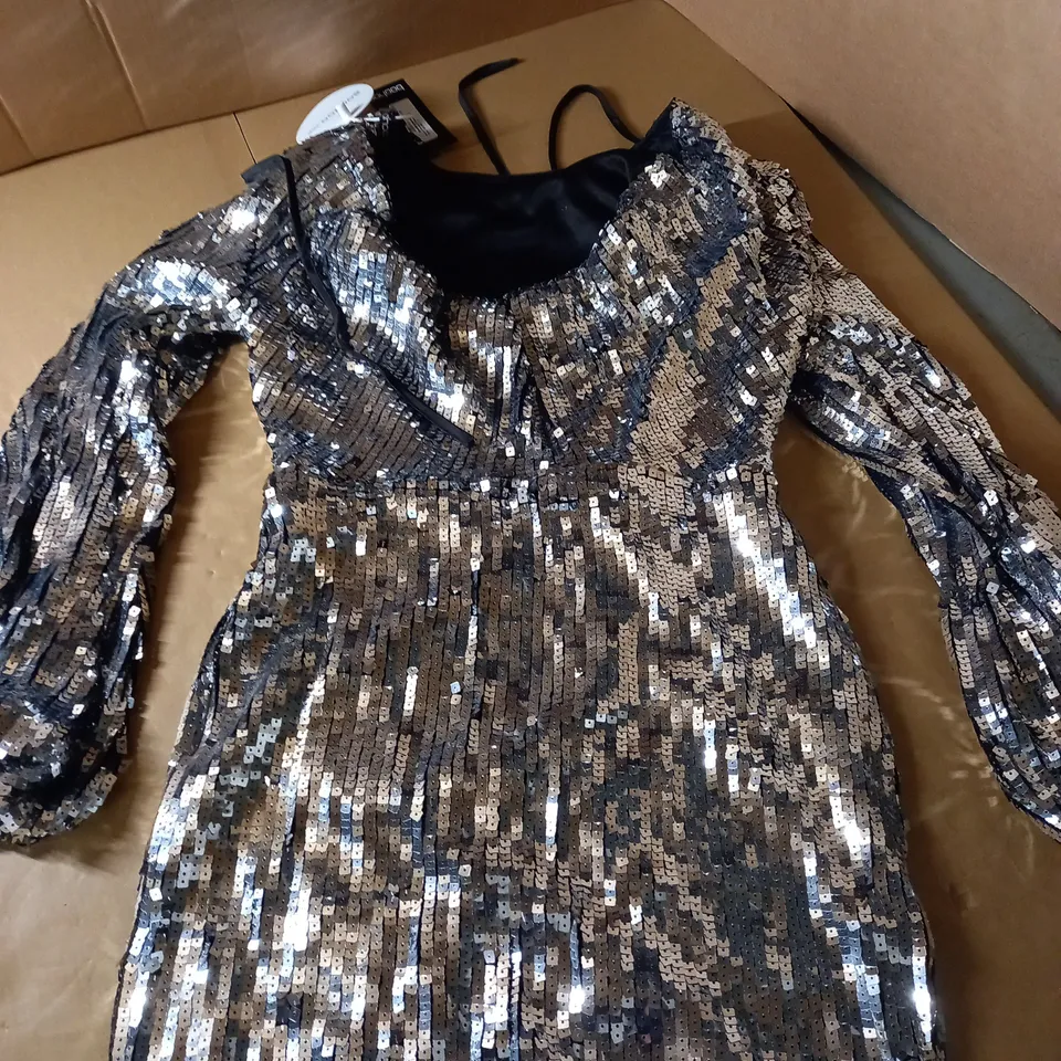BOOHOO SILVER SEQUIN BLOUSON SLEEVE MINI DRESS - 12