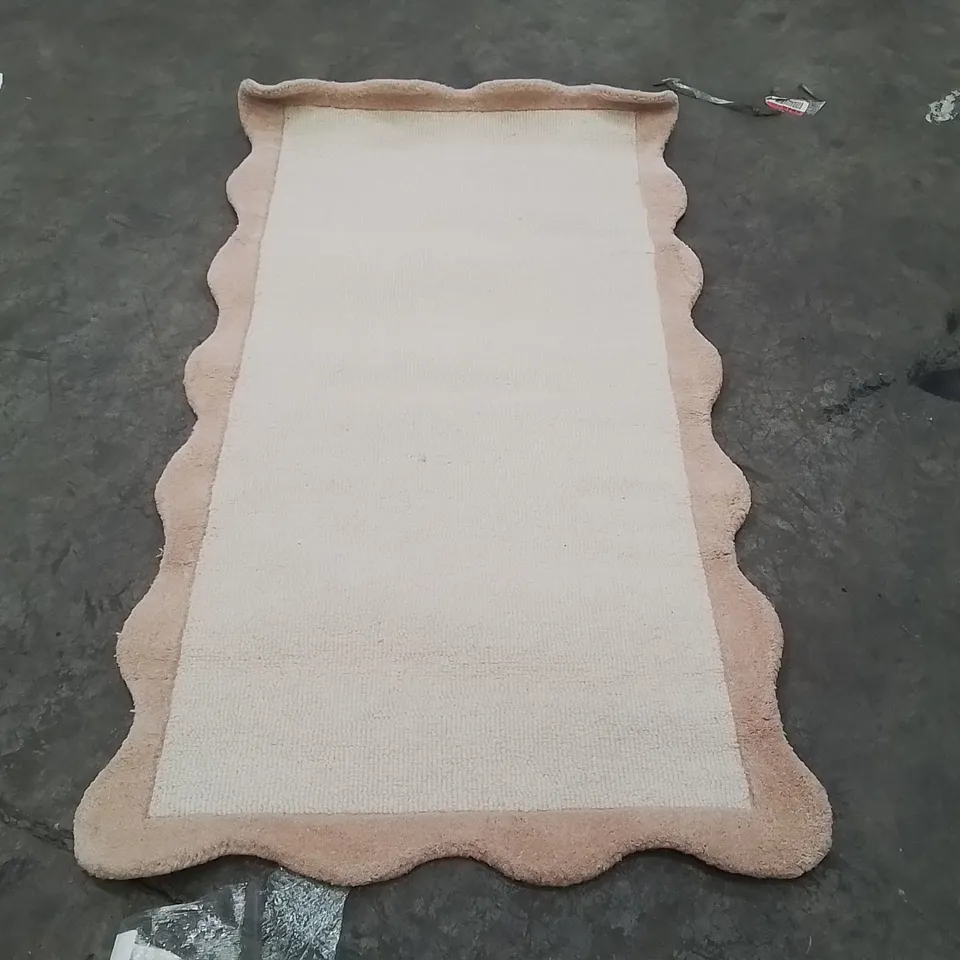 QUALITY DESIGNER AREA RUG - APPROXIMATELY 150X80CM