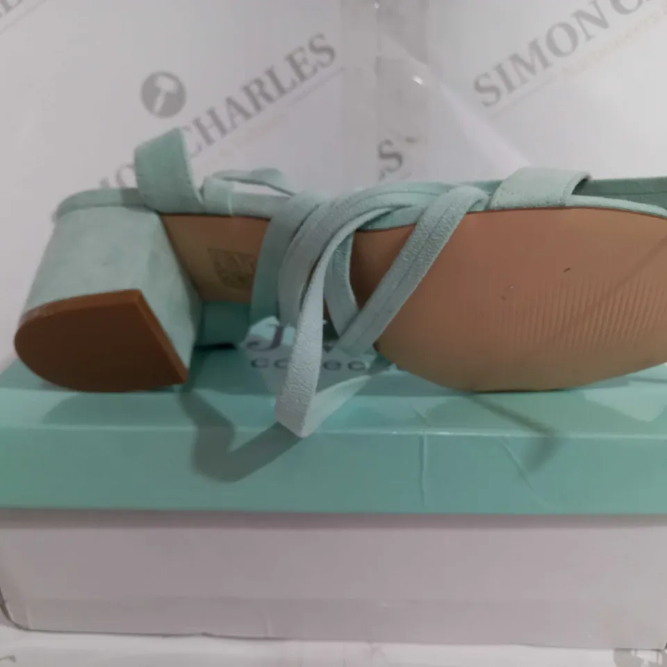BOXED AJVANI COLLECTION MINT SUEDE - SIZE 8 