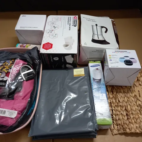 LARGE QUANTITY OF ASSORTED HOUSEHOLD ITEMS TO INCLUDE MINI SPEED DOME CAMERA, KIDS LIFE JACKET AND SAMSUNG WATER FILTER