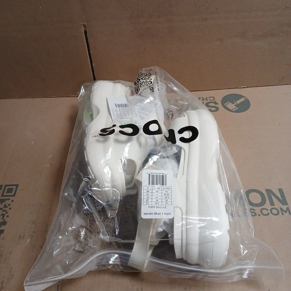 CROCS WHITE UNBOXED UK SIZE 6