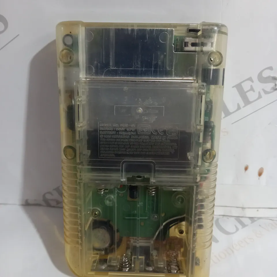 NINTENDO GAMEBOY DMG01 GAMING CONSOLE