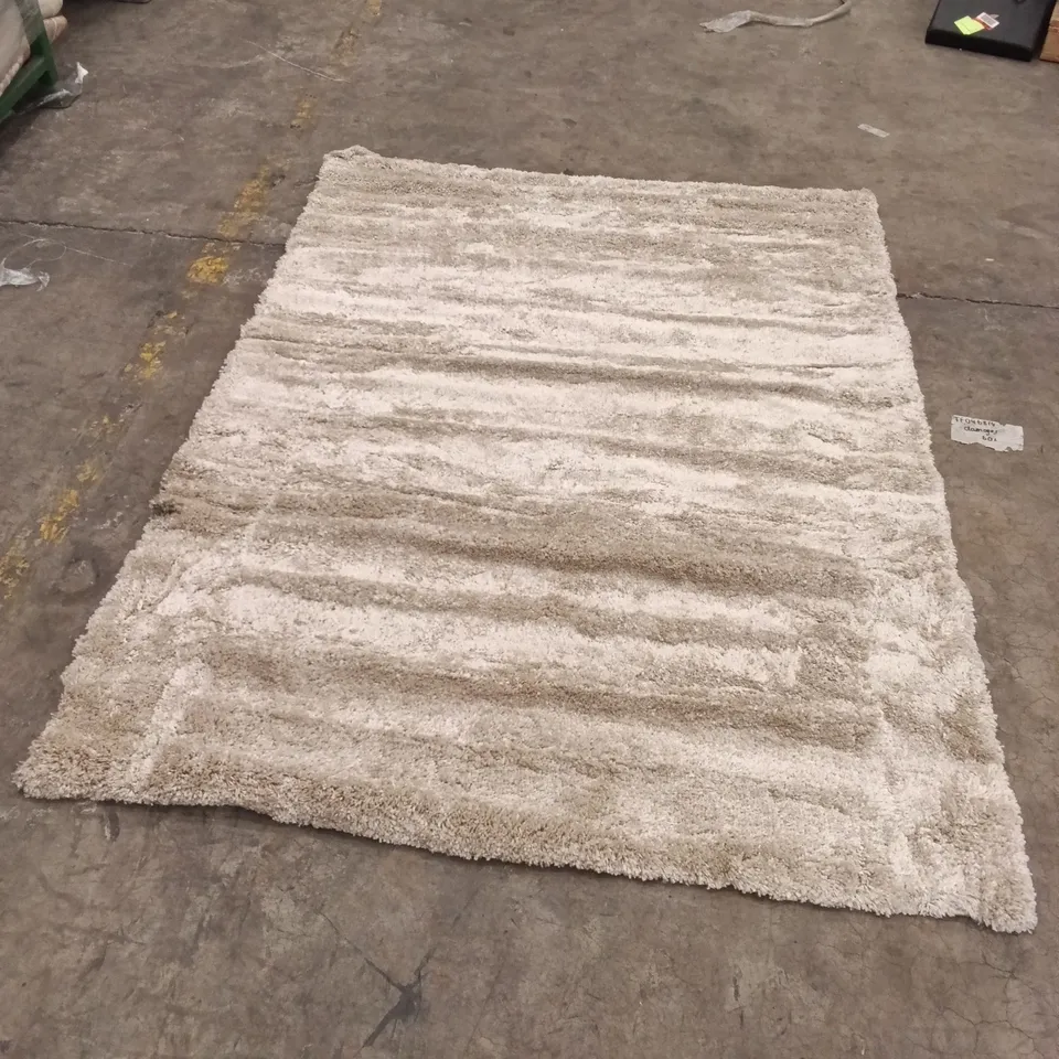 QUALITY DESIGNER AREA RUG - APPROXIMATELY 220CM X 156CM