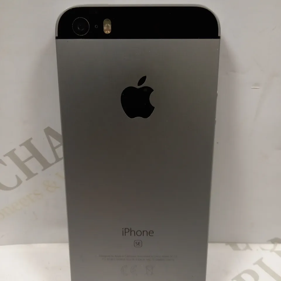 APPLE IPHONE SE (1ST GENERATION) - SILVER