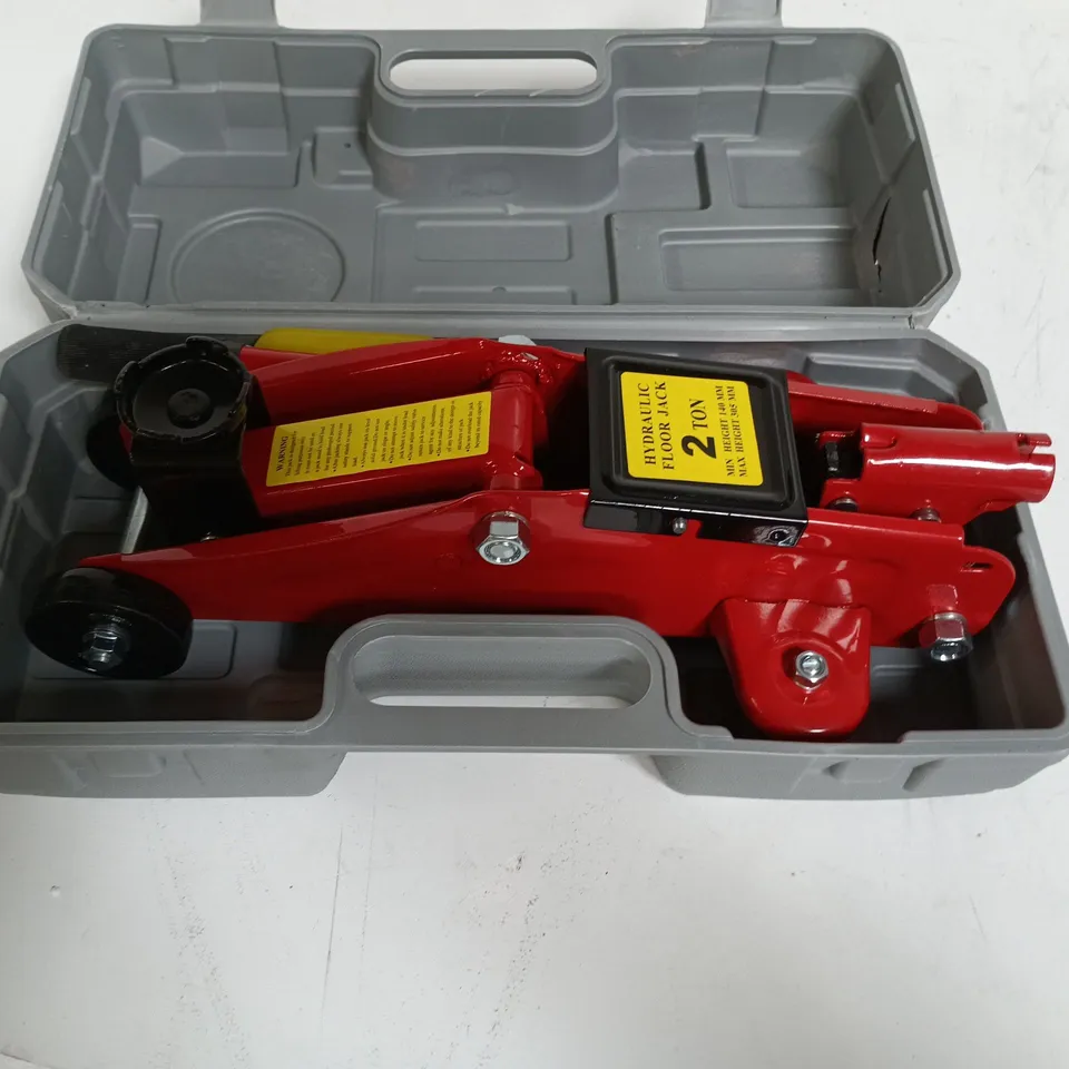 2-TONNE HYDRAULIC FLOOR JACK IN CARRY CASE