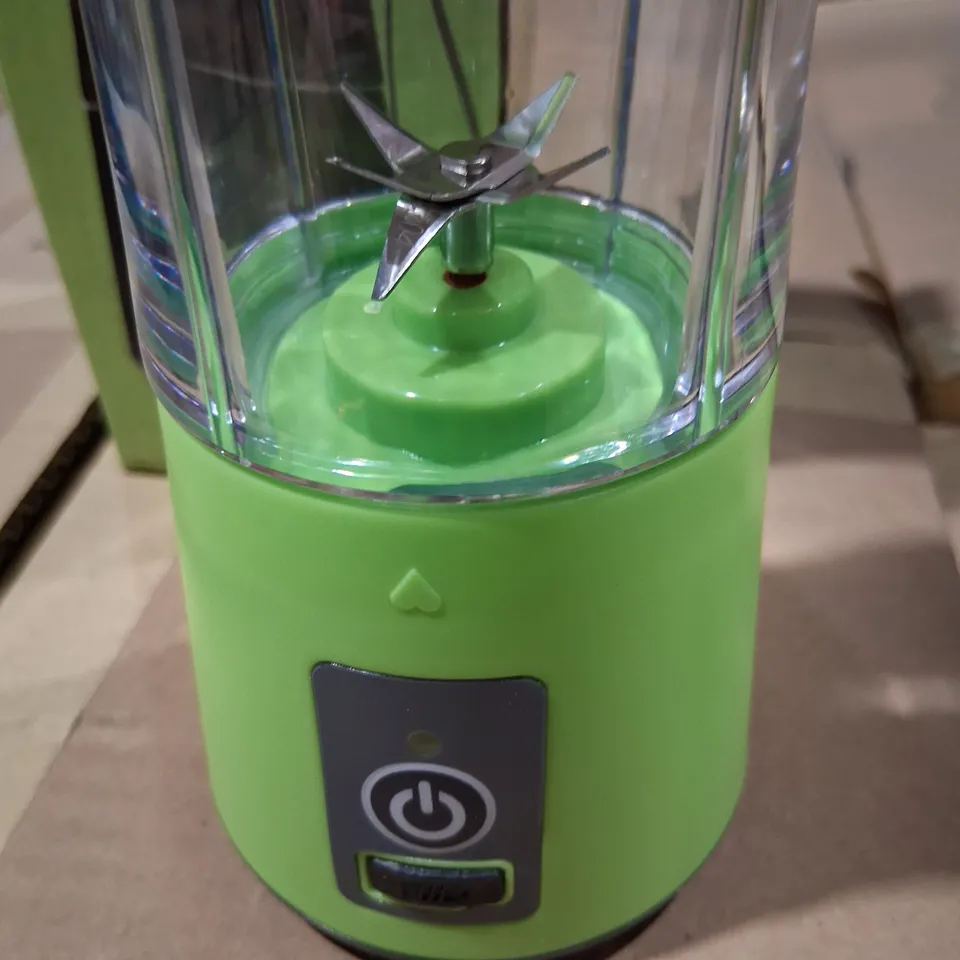 TWENTY BRAND NEW BOXED ROHS SQUEEZED JUICE CUP PORTABLE BLENDERS