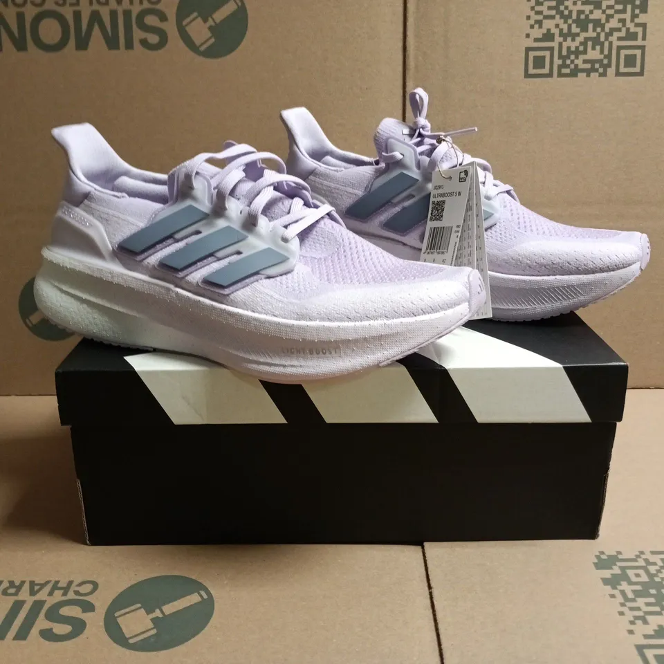 BOXED PAIR OF ADIDAS ULTRABOOST 5 TRAINERS IN LILAC SIZE UK 8