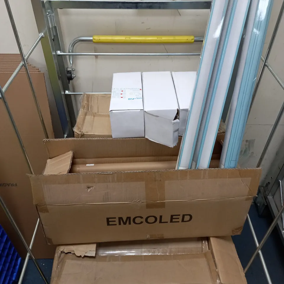 CAGE OF ASSORTED LIGHTS AND BULBS TO INCLUDE LED T86010 - MAINS TRACK TS 1404 - WALL LIGHTS 36241 - CELLING LIGHT 4TL519 / COLLECTION ONLY 