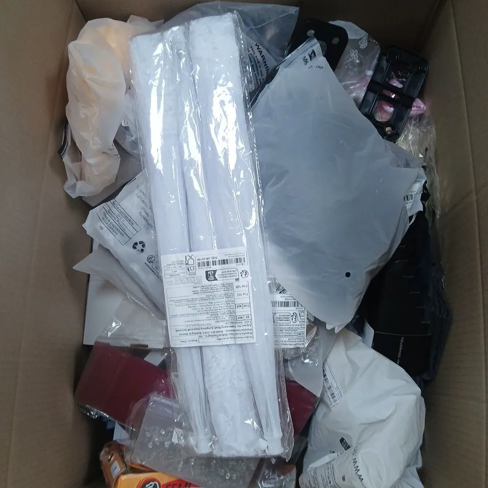 BOX OF APPROXIMATELY 10 ASSORTED ITEMS INCLUDING FRENCH CONNECTION 7 PACK MENS SOCKS, SOME PINS AND COCKTAIL STICKS