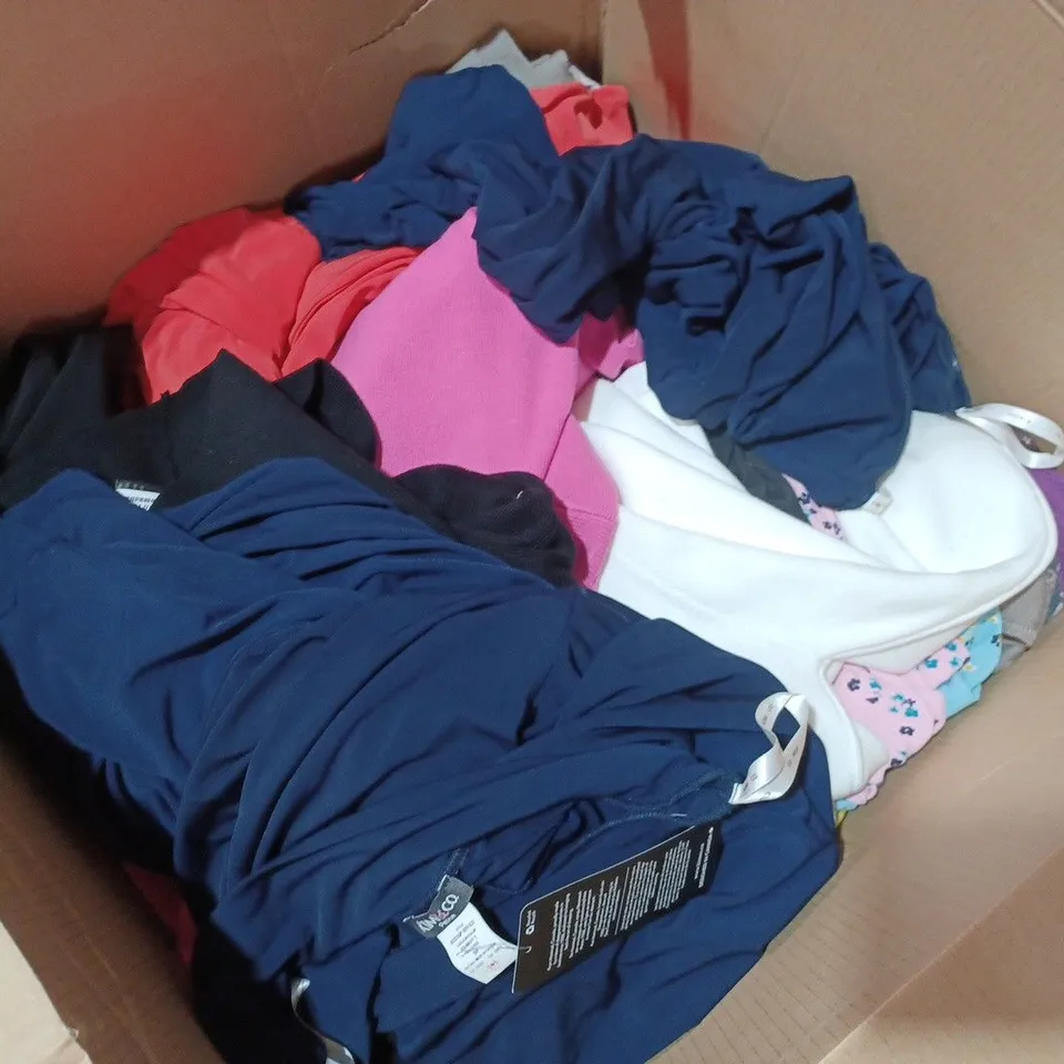 BOX OF APPROX 30 ASSORTED CLOTHING ITEMS TO INCLUDE KIM&CO, FRANK USHER, ETC