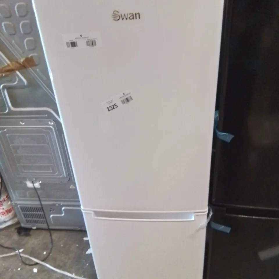 SWAN SR15690B 48CM WIDE, 50/50 SPLIT FRIDGE FREEZER - WHITE