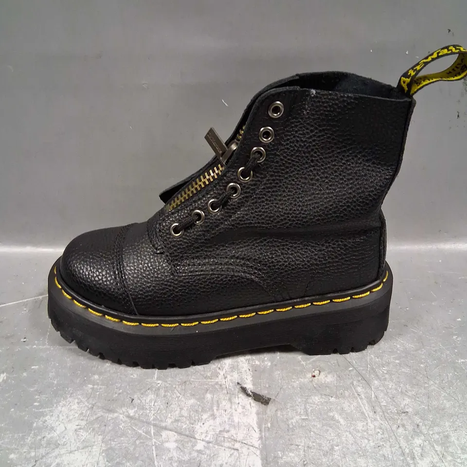 DR MARTENS BLACK BOOTS SIZE 4