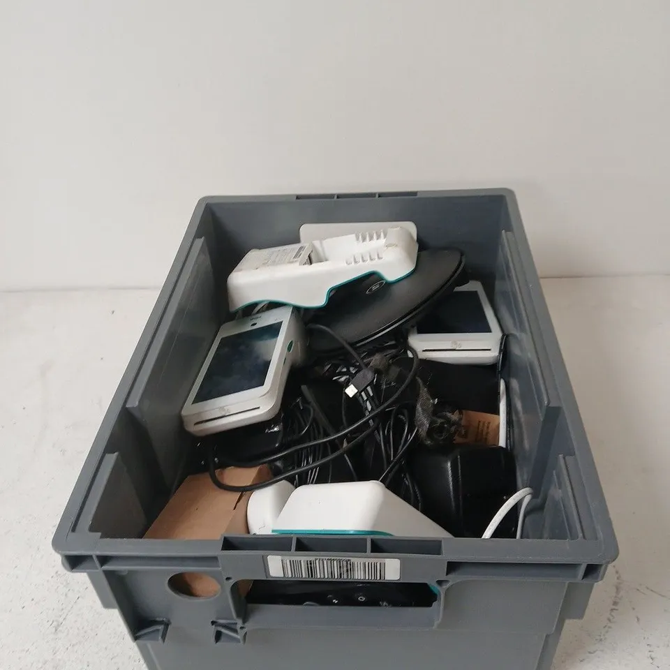 APPROXIMATELY 10  ASSORTED ELECTRICAL ITEMS INCLUDING BT ROUTER AND DOJO CARD TERMINAL 