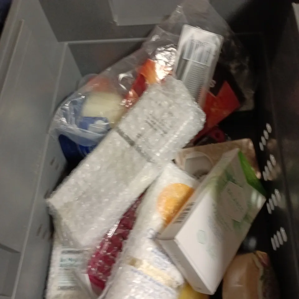 APPROXIMATEY 20 ASSORTED HEALTH AND BEAUTY PRODUCTS TO INCLUDE - BALANCE ACTIV - VASELINE PETROLEUM JELLY AND CERAVE FOAMING CLEANSER