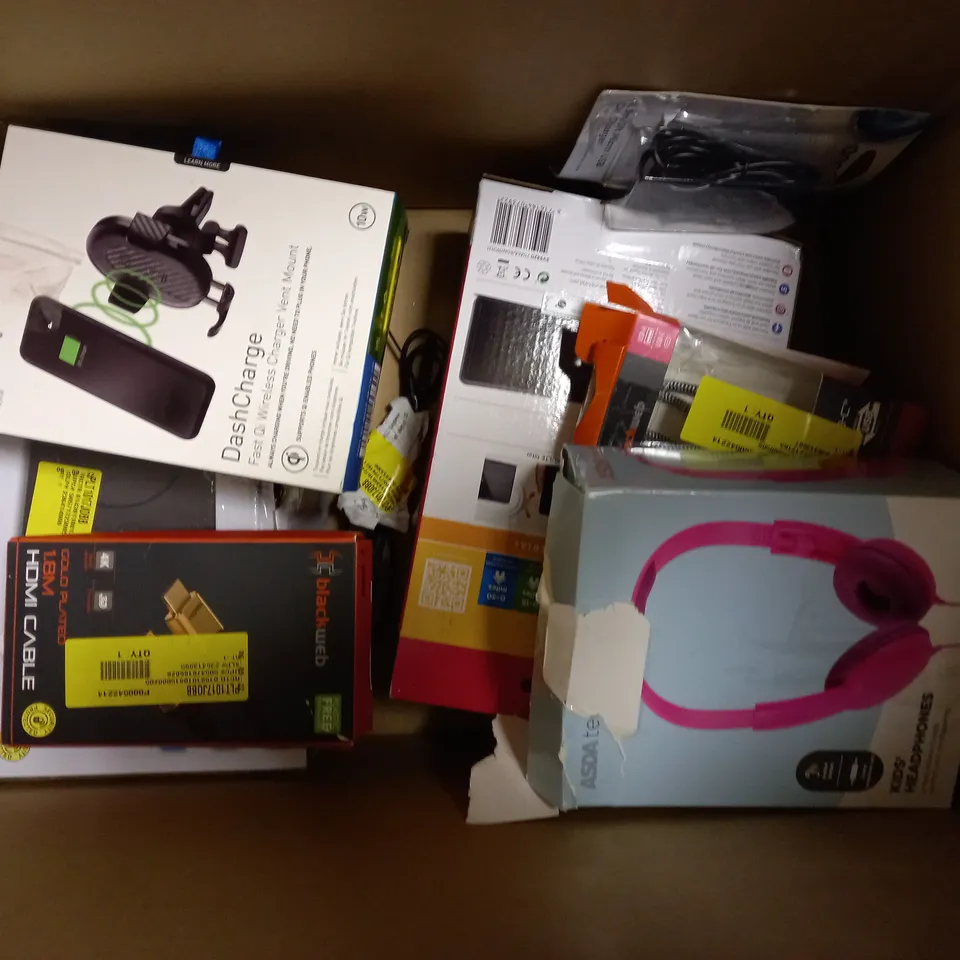 LOT OF APPROXIMATELY 12 ELECTRICAL ITEMS, TO INCLUDE GAMING HEADSET, FIRESTICK, AERIAL, ETC