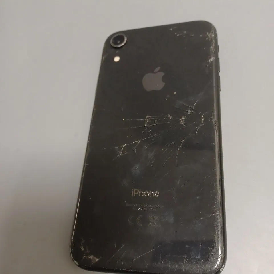 APPLE IPHONE 8 