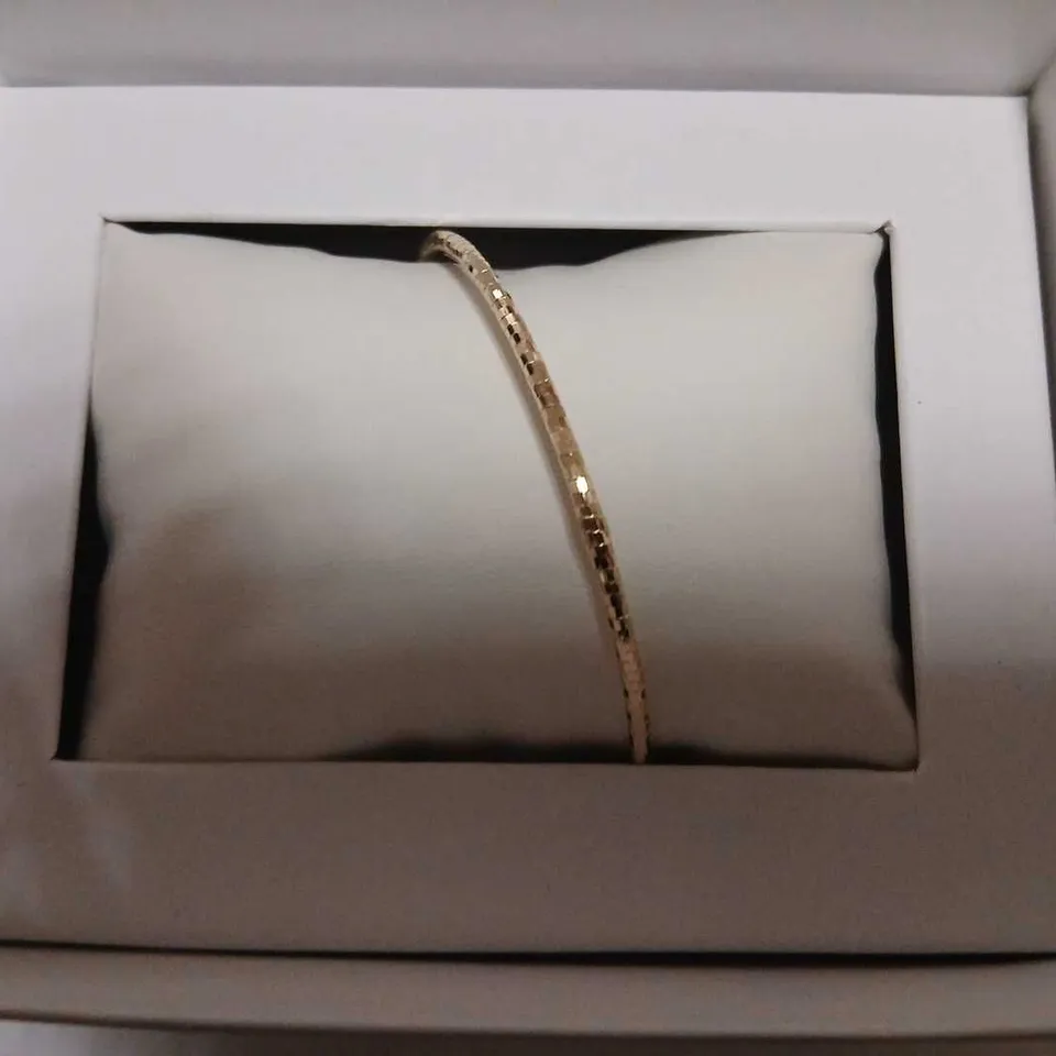 GOLD 9CT ITALIAN GOLD DIAMOND CUT SLIP ON BANGLE 1G