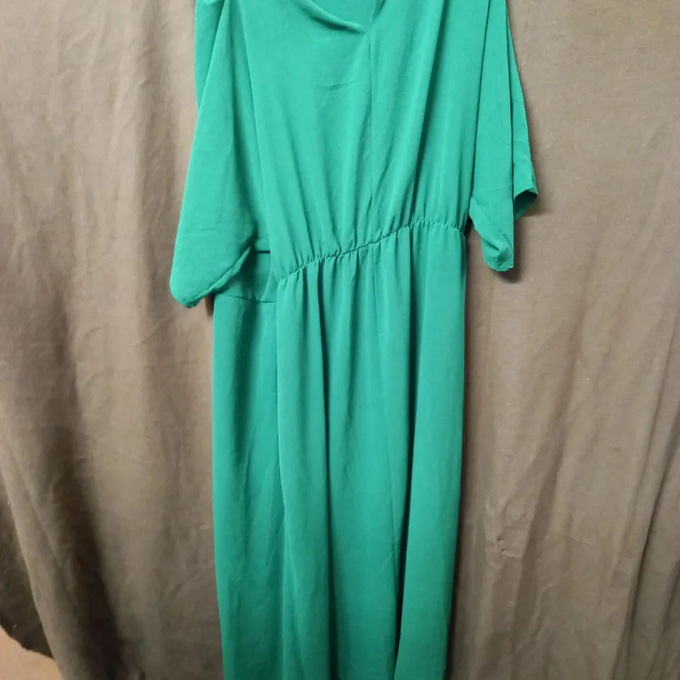 BOOHOO PLUS TEXTURED KNOT FRONT COWL NECK MIDI DRESS EMERALD - UK 22