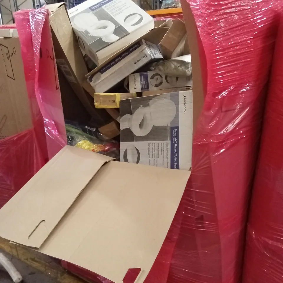 PALLET OF ASSORTED HOUSEHOLD GOODS AND PRODUCTS TO INCLUDE; RAISED TOILET SEATS, COMPUTER KEYBOARD & MOUSE SETS, BOXED FURNITURE ETC 