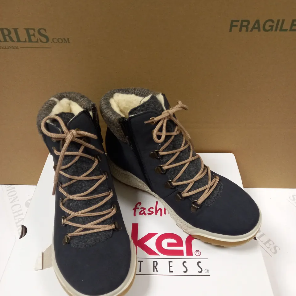 RIEKER LACE BOOT NAVY SIZE 5