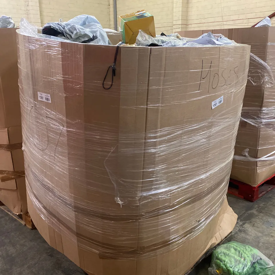 PALLET TO CONTAIN A LARGE ASSORTMENT OF HOSES // BRANDS MAY VARY