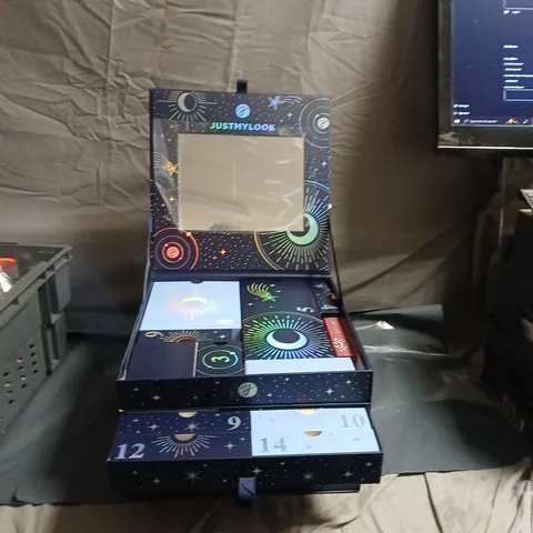 JUST MY LOOK ADVENT CALENDAR – MAKEUP COUNTDOWN BOX (COSMIC DESIGN)