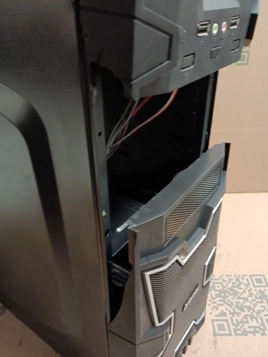 Lot 1436: UNBRANDED DESKTOP PC TOWER CASE - 5683000 | Simon Charles ...