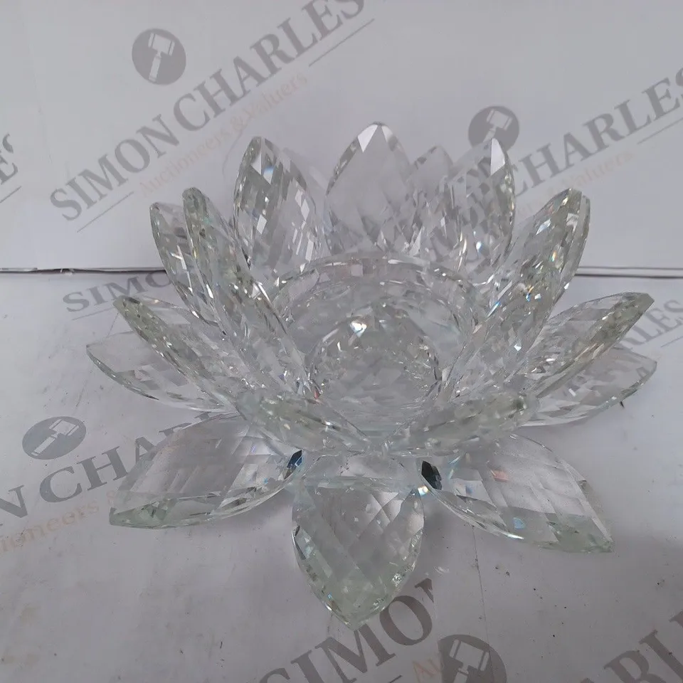 JULIAN MCDONALD LOTUS CANDLE HOLDER - CLEAR