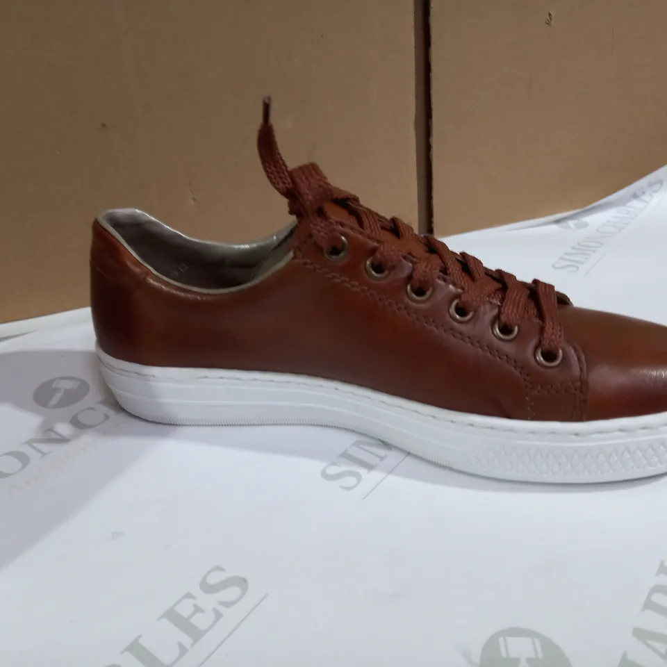 RIEKER BROWN TRAINER SIZE 5
