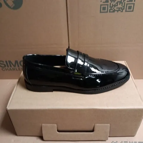 BOXED PAIR OF MOSS BLACK PATENT LOAFERS - 8
