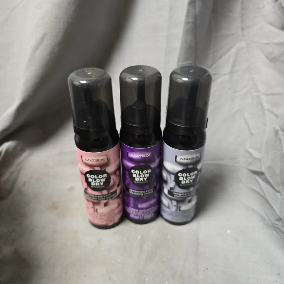 APPROXIMATELY 20 ASSORTED MATRIX BLOW DRY SPRAYS TO INCLUDE ROSE BLONDE, BLOOMING ORCHID, PLATINUM SILVER, ETC - COLLECTION ONLY