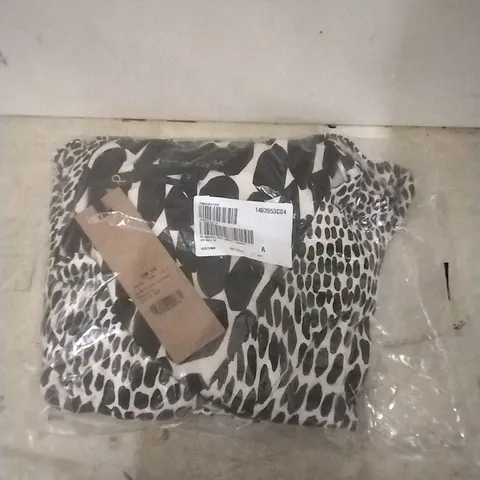 PACKAGED JANIE OMBRE JUMPSUIT COLOUR: BLACK/IVORY SIZE: WOMENS 14