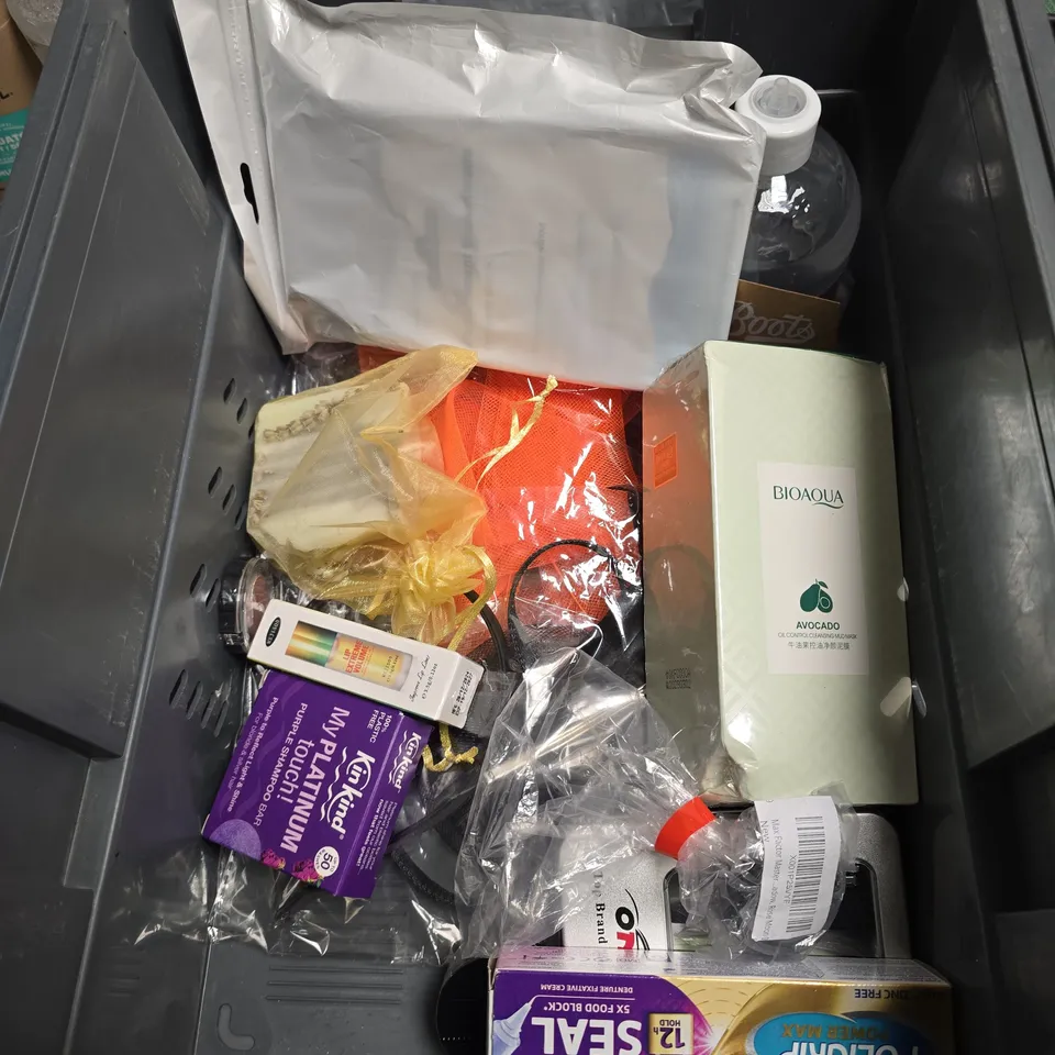 APPROXIMATEY 20 HEALTH AND BEAUTY PRODUCTS TO INCLUDE - THAYERS WITCH HAZEL - DR SQUATCH DEODORANT - DOVE MEN 3IN1 WASH - ETC
