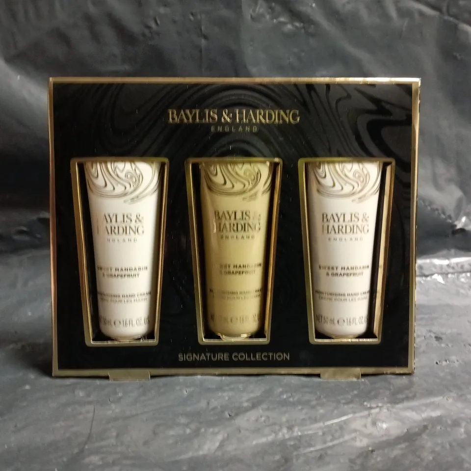 BAYLIS & HARDING SIGNATURE COLLECTION SET