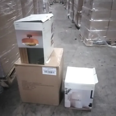 PALLET CONTAINING A VERY LARGE QUANTITY OF ASSORTED DESIGNER LIGHTING PRODUCTS INCLUDING:FLOYD 2 LIGHT CEILING FITTING,ALEXIS GLASS CEILING PENDENT,AMALFI TABLE LAMP