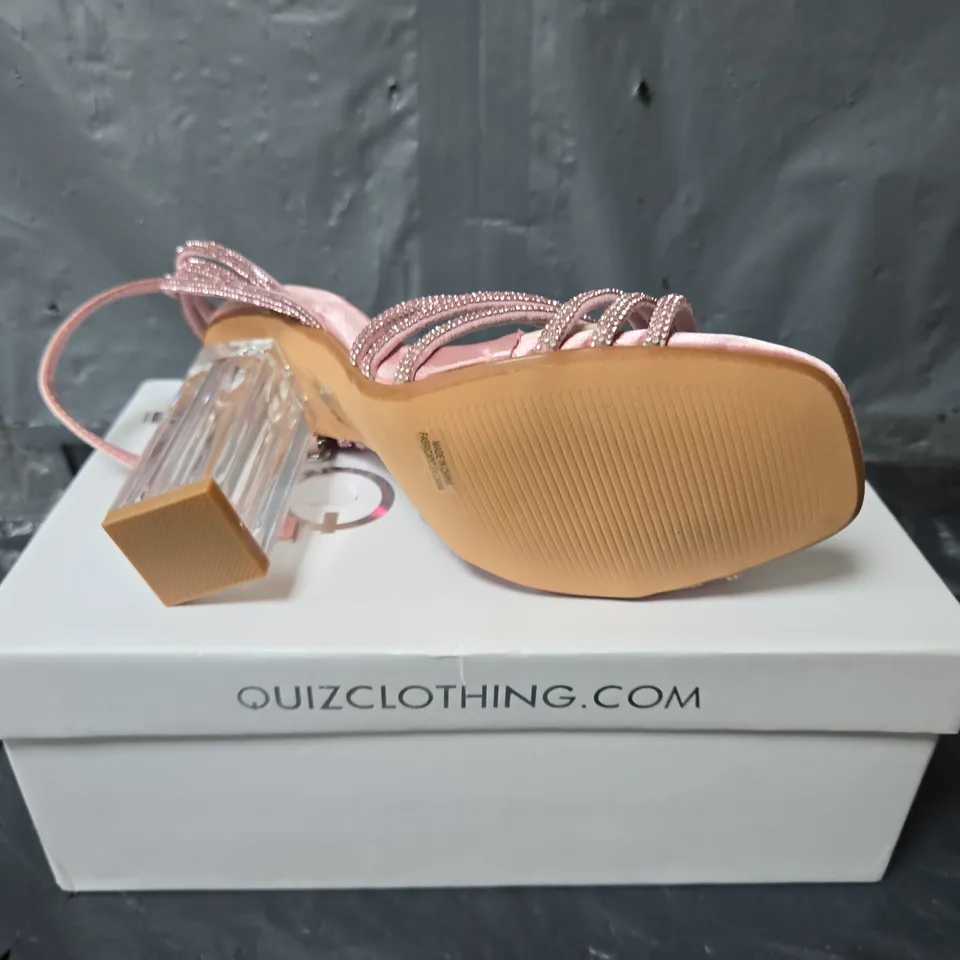 BOXED PAIR OF QUIZ OPEN TOE HEELED SHOES IN PINK - SIZE 3