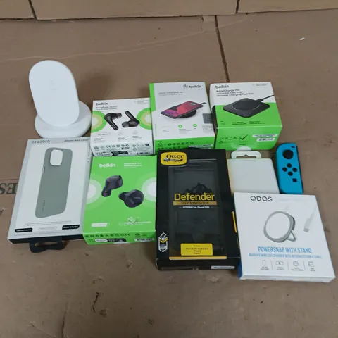 BOX OF APPROXIMATELY 15 ASSORTED ELECTRICAL ITEMS AND ACCESSORIES TO INCLUDE - BELKIN BOOSTCHARGE PRO CHARGING PAD - OTTER DEFENDER IPONE 7/8 PHONE CASE - BELKIN SOUND FORM MOTION WIRELESS EARBUDS - E