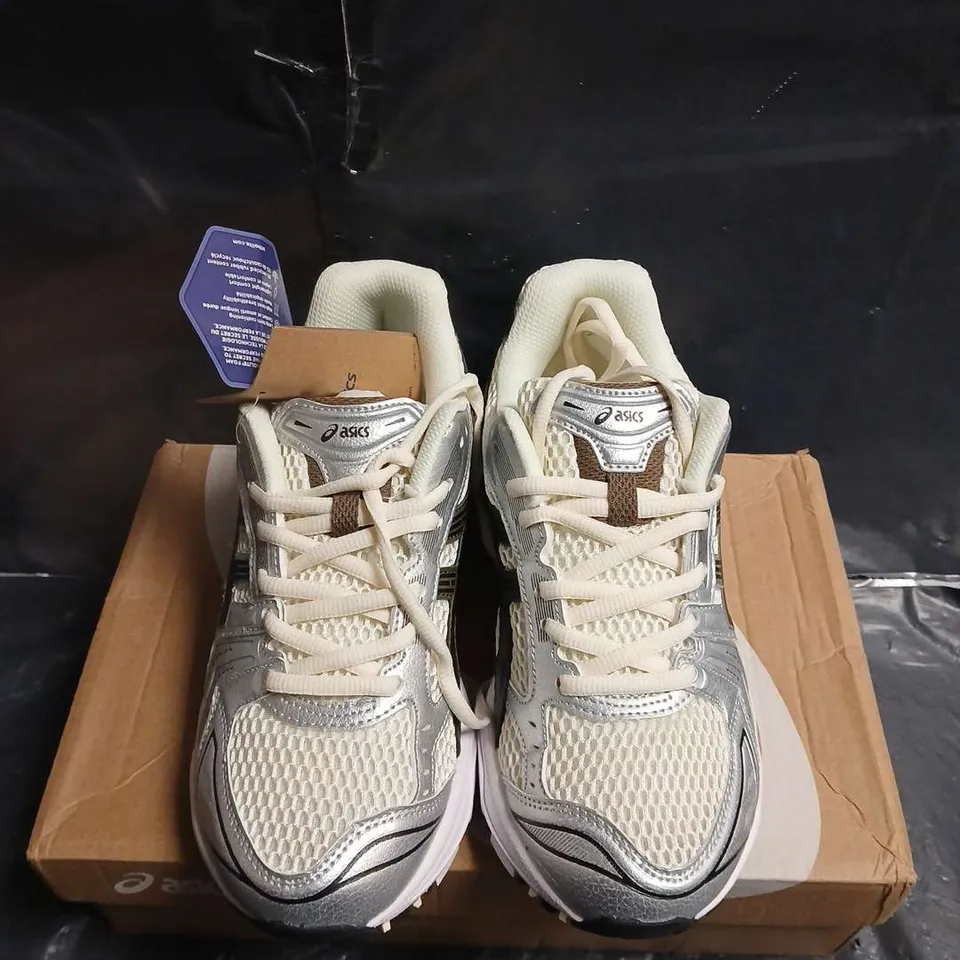 BOXED PAIR OF ASICS GEL-KAHANO 14 RUNNING SHOES - UK SIZE 5 