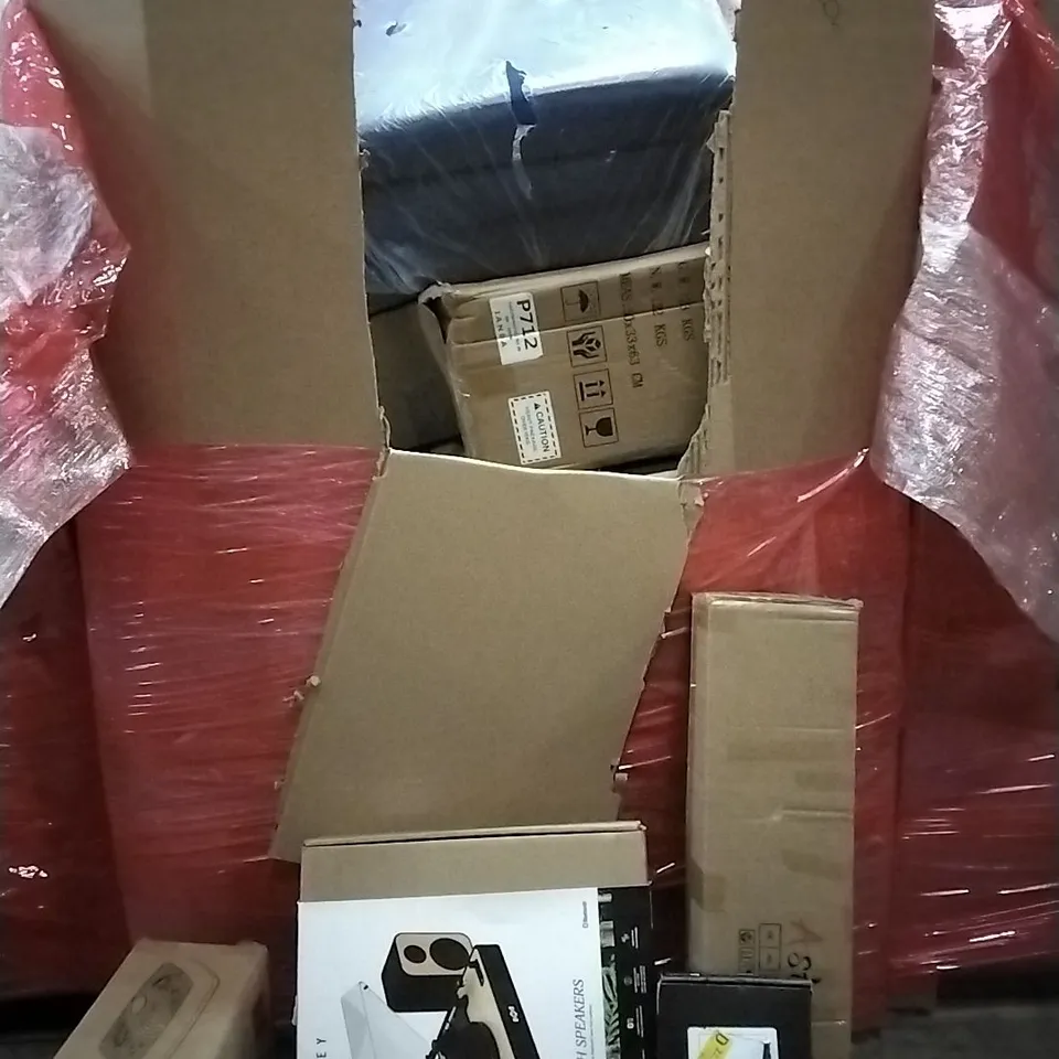 PALLET OF HOUSEHOLD ITEMS TO INCLUDE VIBRATION PLATE EXCERISE MACHINE, MARLEY REVOLUTION WITH SPEAKERS, CHRISTMAS TREE , KEYBOARD AND OTHER ASSORTED ITEMS...